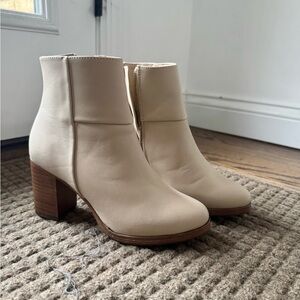 BNWO Box Thursday Daisy Modern Ankle Boots in Cream - Sz 6.5